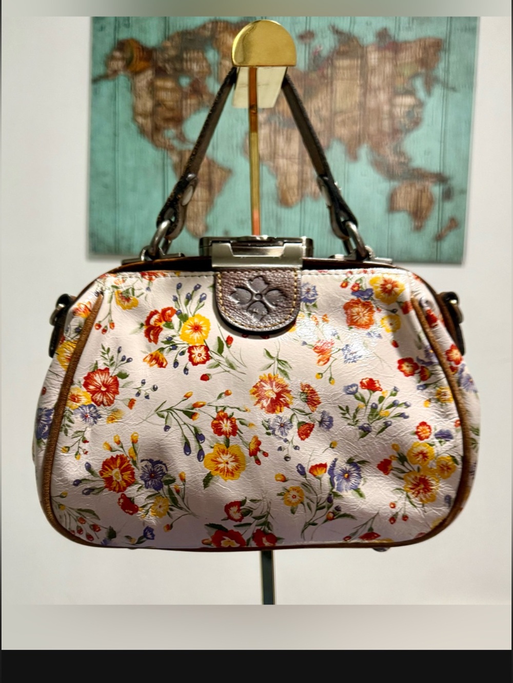 Patricia Nash Gracchi, Leather Satchel w push lock closure, pristine condition.